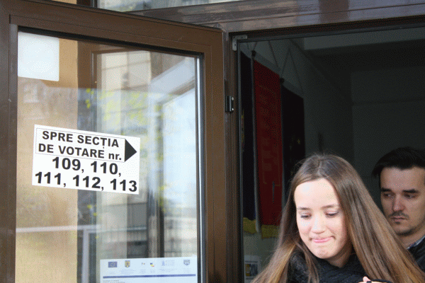 Libertate, democraţia vrea să te sugrume! Libertate, democraţia vrea să te sugrume!